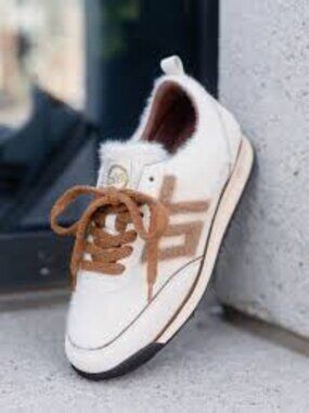 NEW IN BOX BACK70 JOGGER SHOES SNEAKERS NOVELTY BUTTER CUOIO PERFECT CONDITION